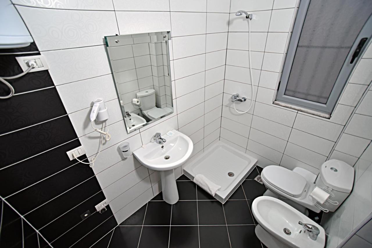 Sunrise Suites Vlorë Eksteriør bilde